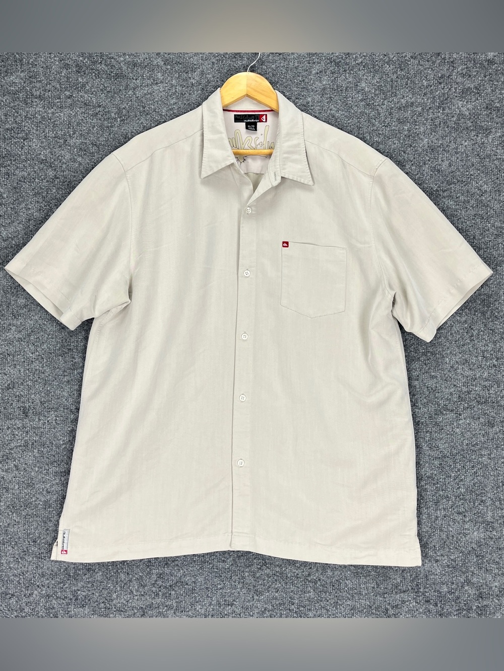 Quicksilver Men’s Short Sleeve Button Down Shirt XL Cream Rayon Blend